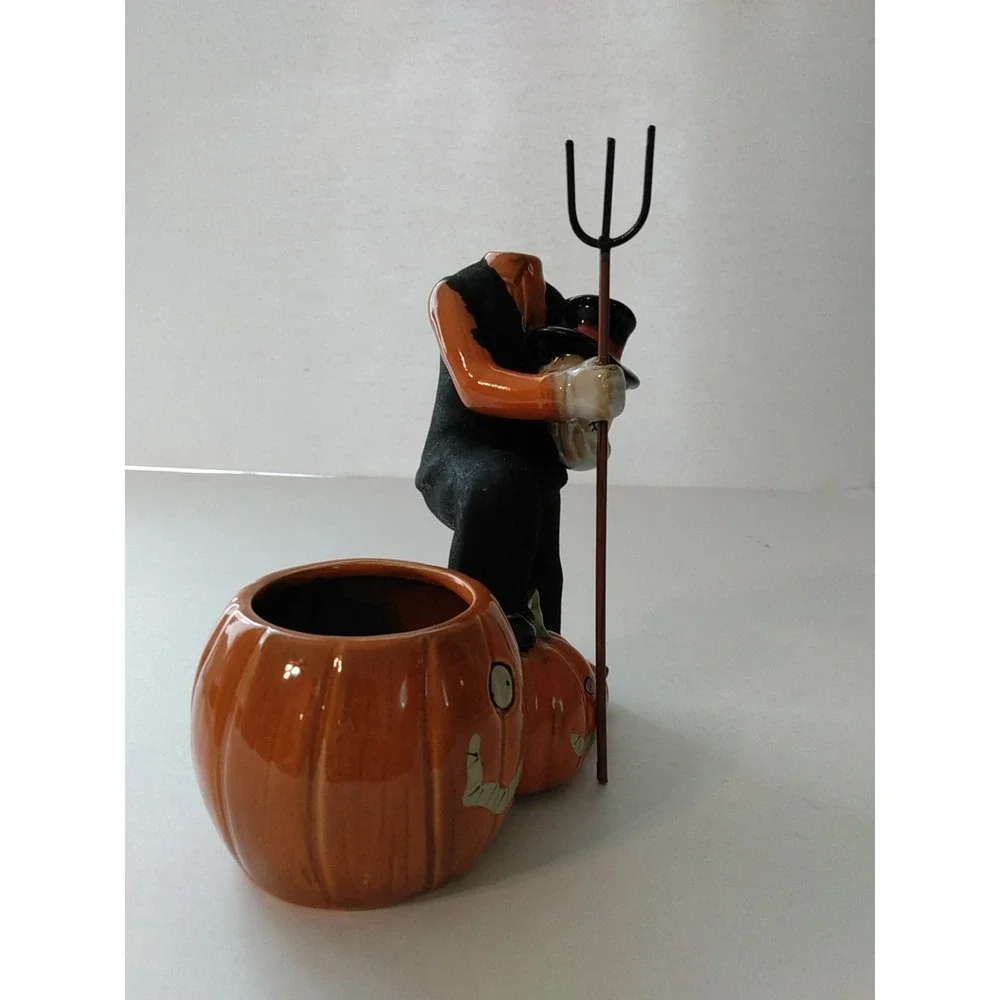 Yankee Candle Headless Pumpkin Farmer Boney Bunch Votive Holder 2011 Retired
